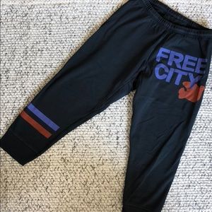 free city 3/4 sweats